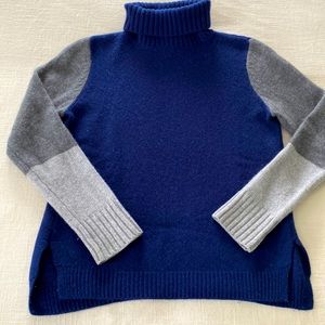 Neiman Marcus Cashmere sweater M